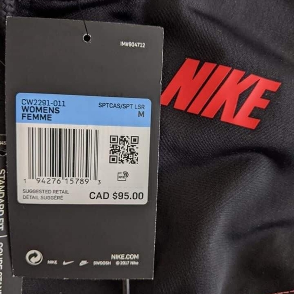 Nike suit - Picture 6 of 8